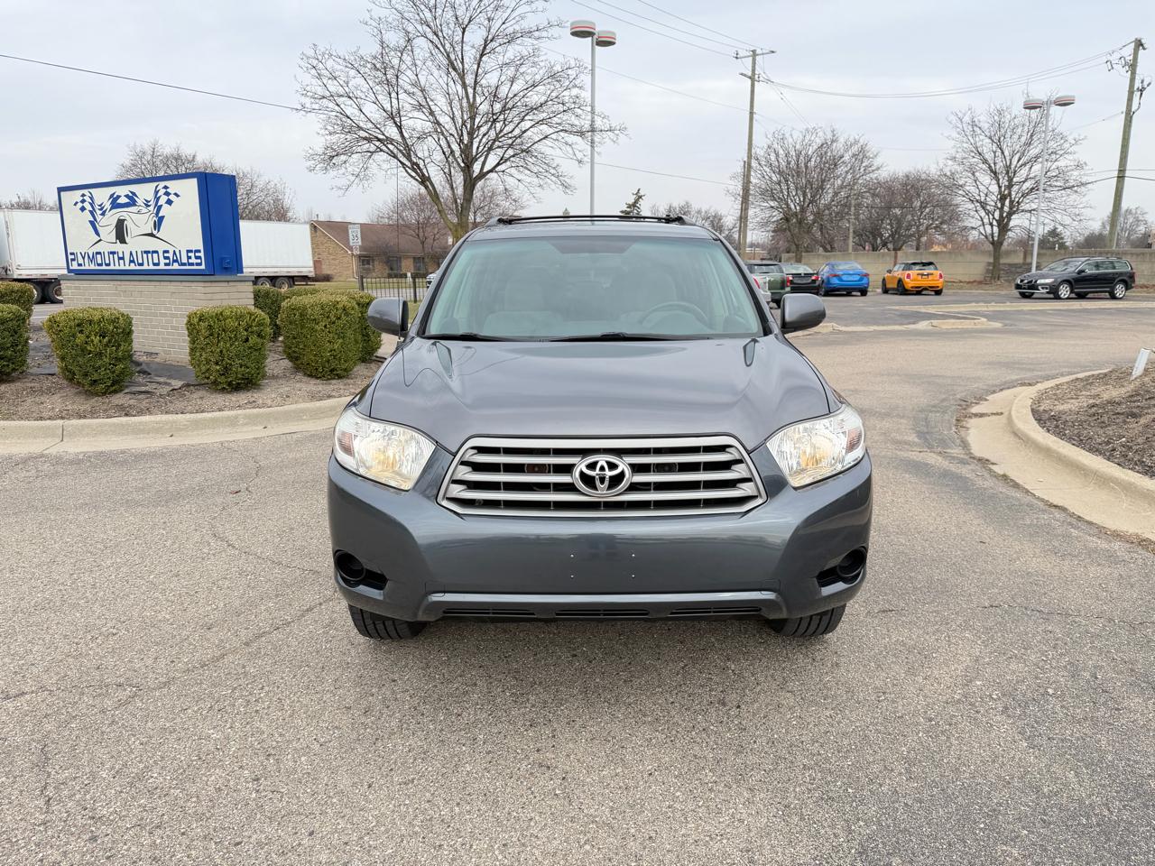 Toyota Highlander Base 4WD 2010