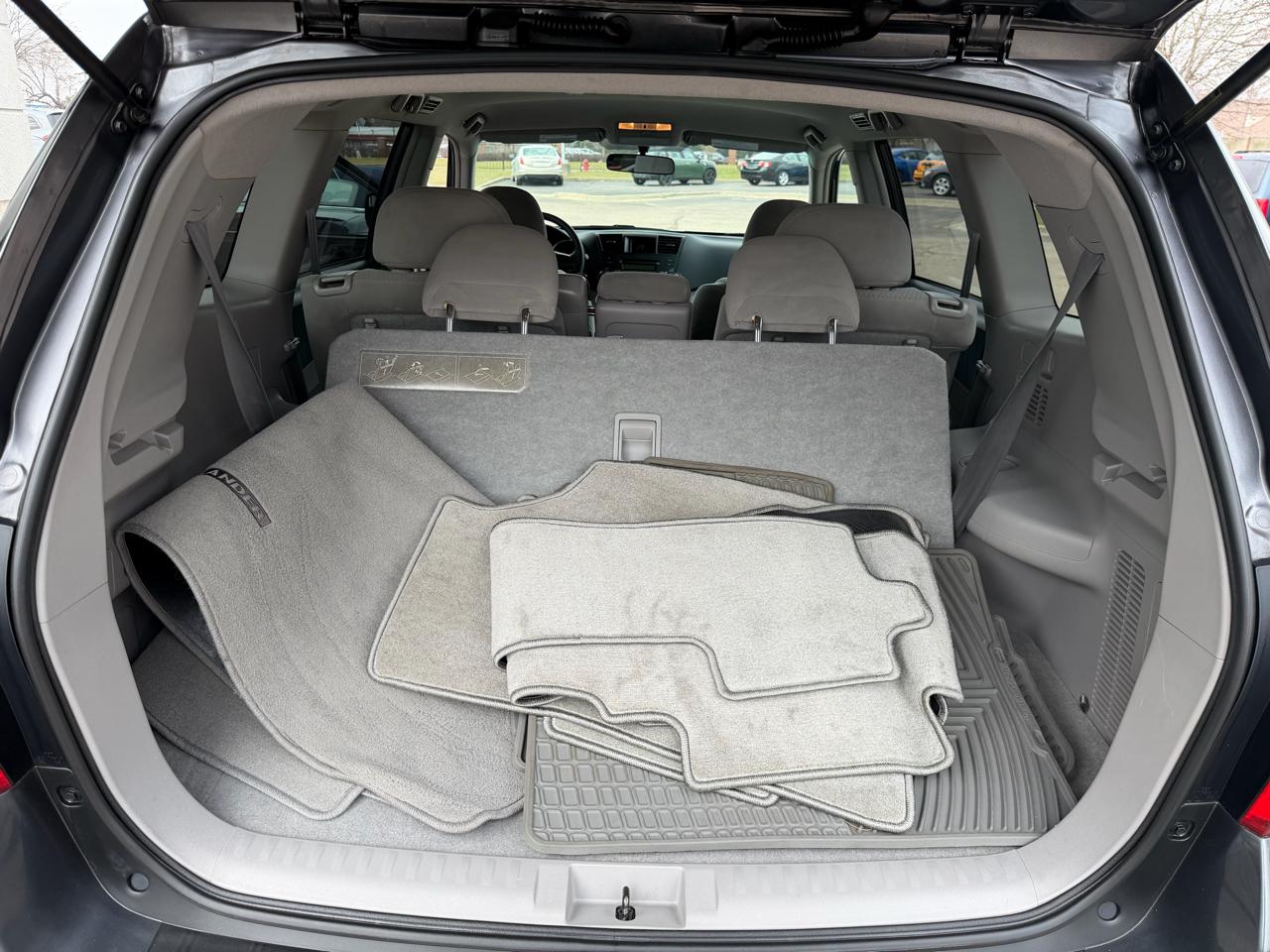 Toyota Highlander Base 4WD 2010