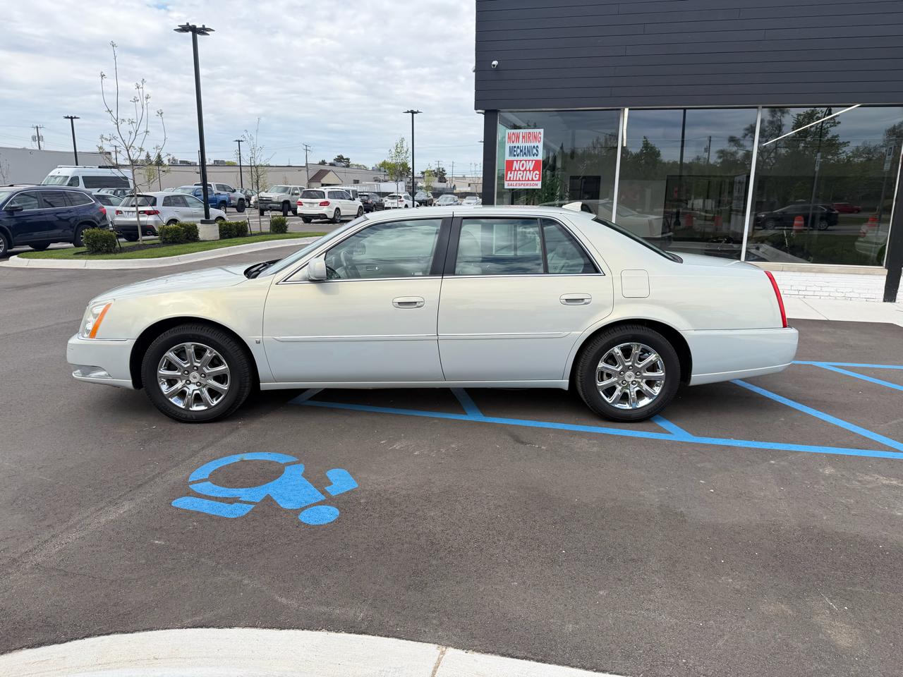 Cadillac DTS  2009