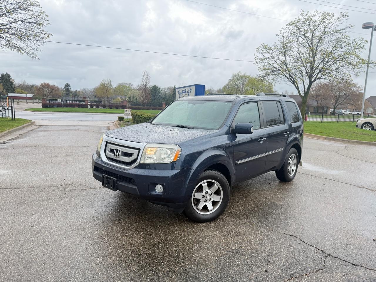 2011 Honda Pilot Touring 4WD 5-Spd AT with DVD