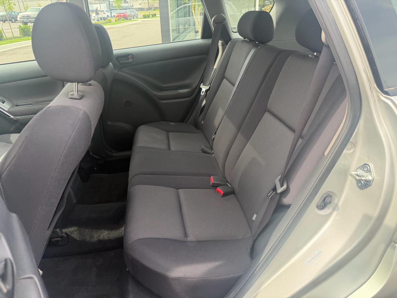 Pontiac Vibe Base 2004