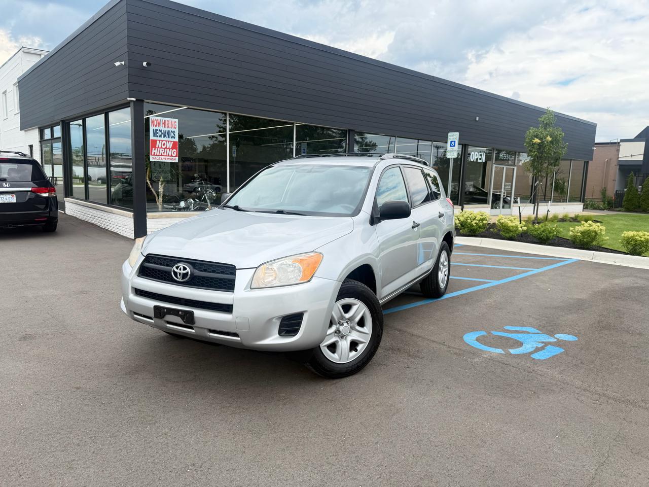 Toyota RAV4 Base I4 4WD 2012