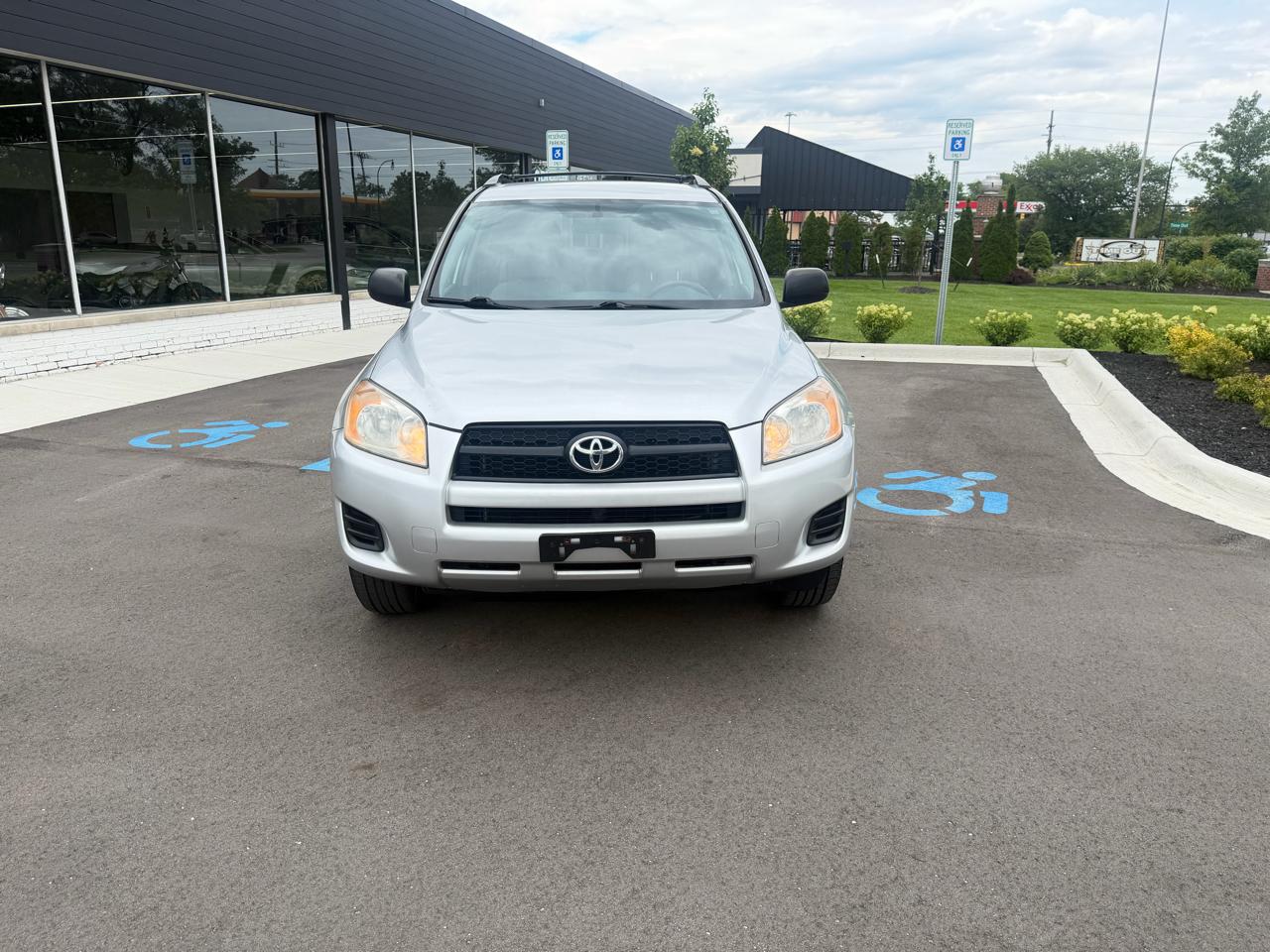 Toyota RAV4 Base I4 4WD 2012