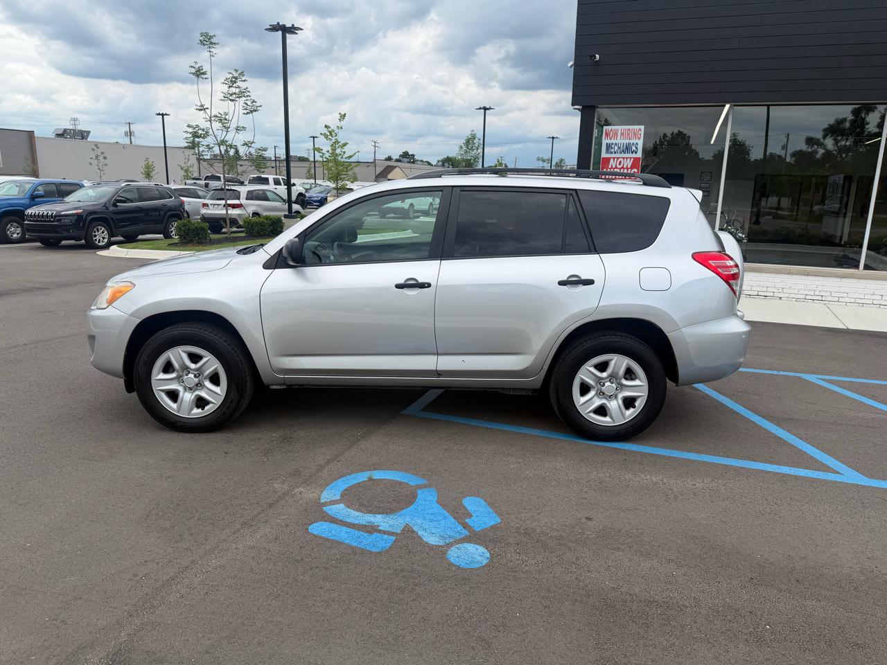 Toyota RAV4 Base I4 4WD 2012