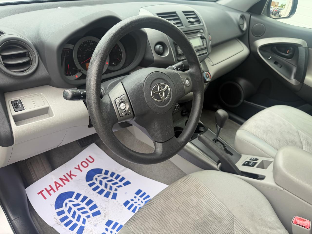 Toyota RAV4 Base I4 4WD 2012