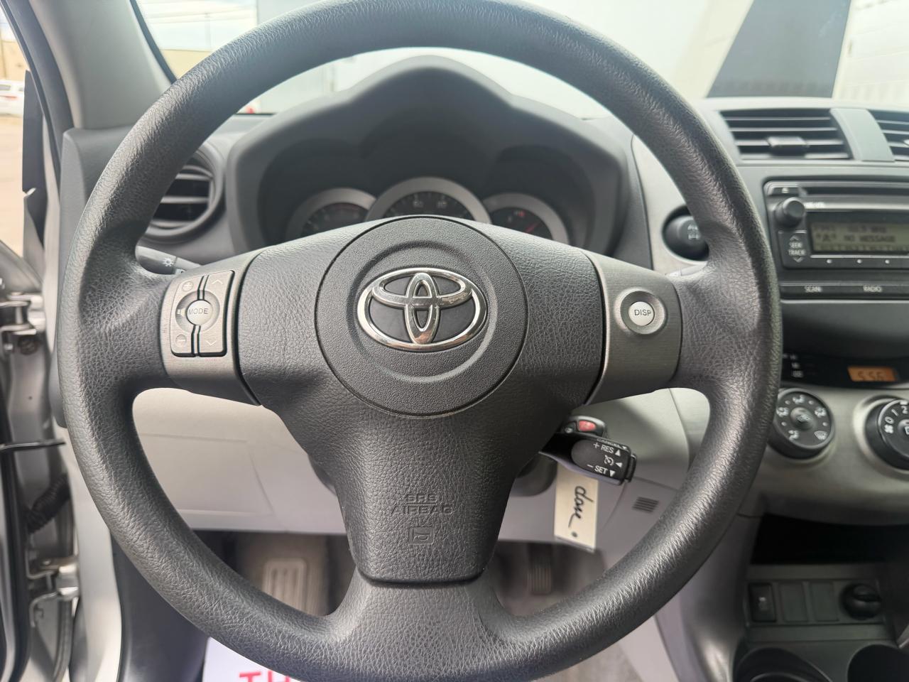 Toyota RAV4 Base I4 4WD 2012