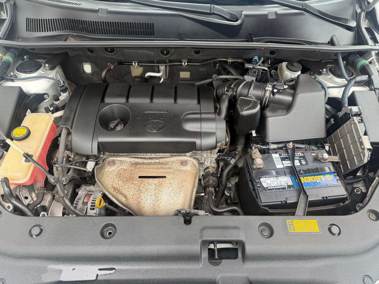 Toyota RAV4 Base I4 4WD 2012