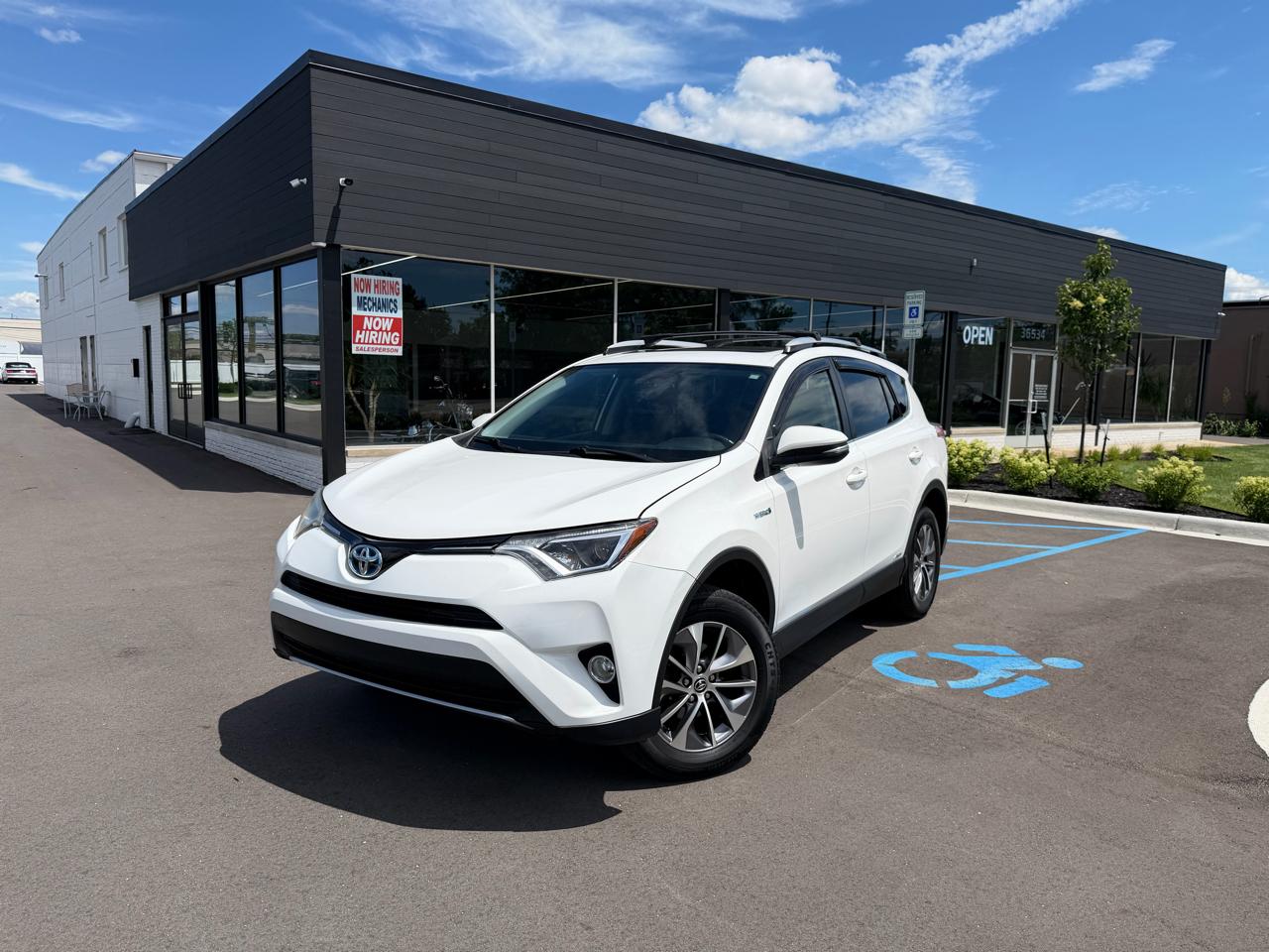 Toyota RAV4 Hybrid XLE 2016