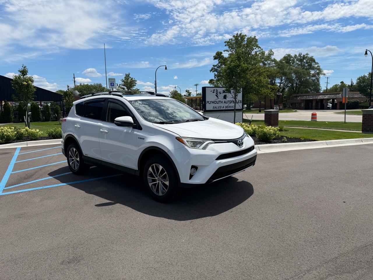 Toyota RAV4 Hybrid XLE 2016