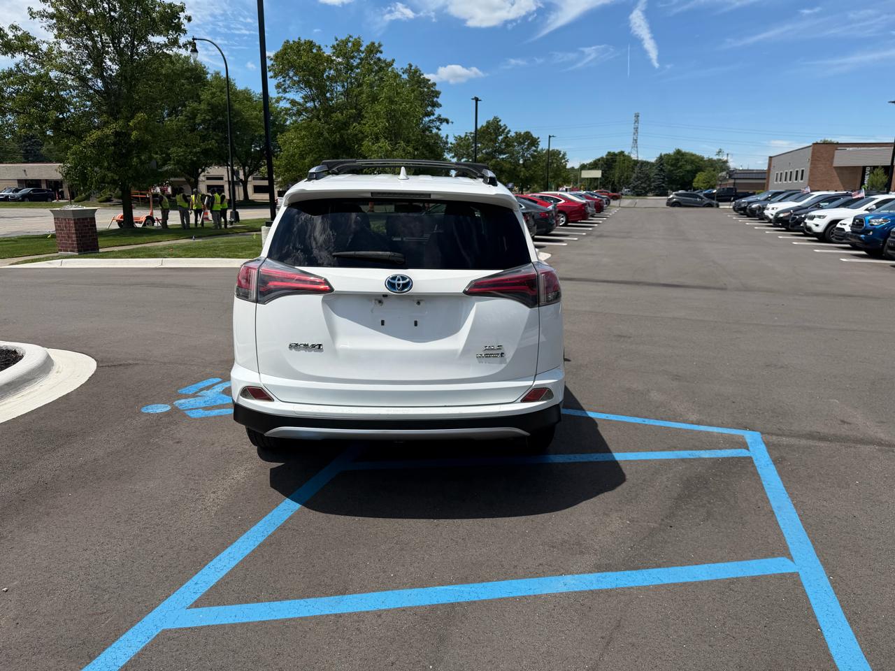 Toyota RAV4 Hybrid XLE 2016