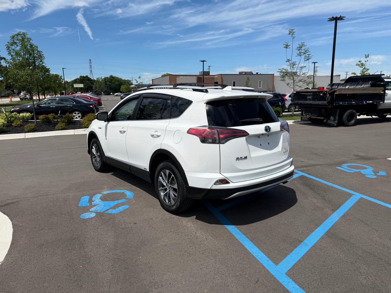 Toyota RAV4 Hybrid XLE 2016