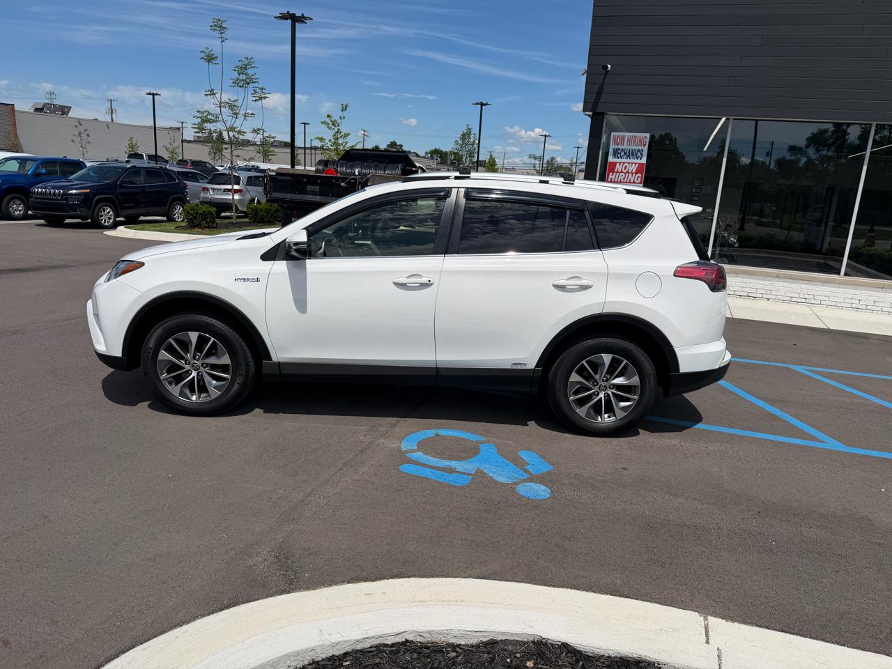 Toyota RAV4 Hybrid XLE 2016