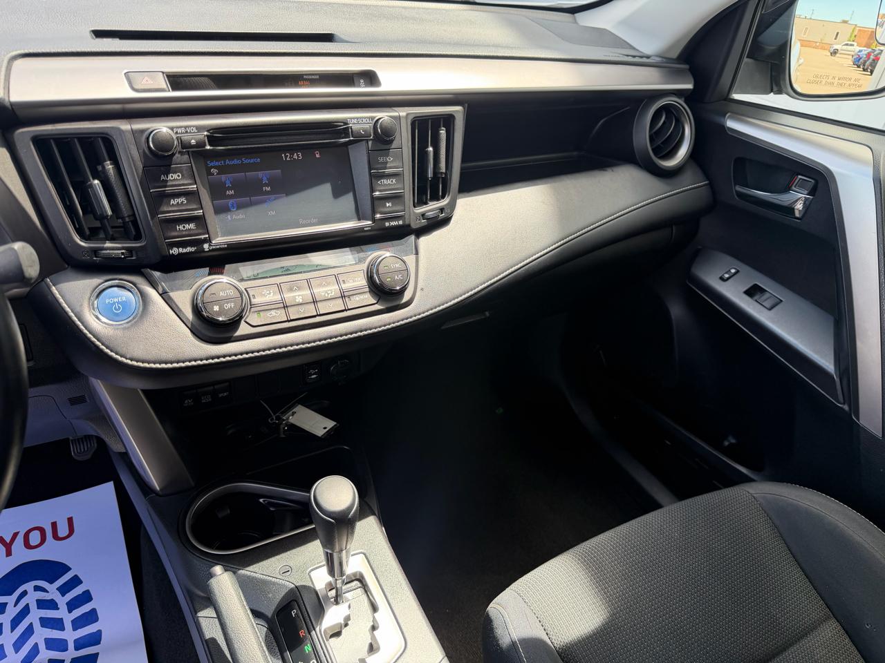 Toyota RAV4 Hybrid XLE 2016