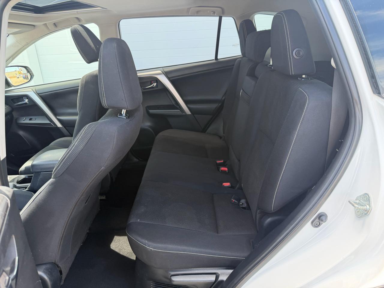 Toyota RAV4 Hybrid XLE 2016