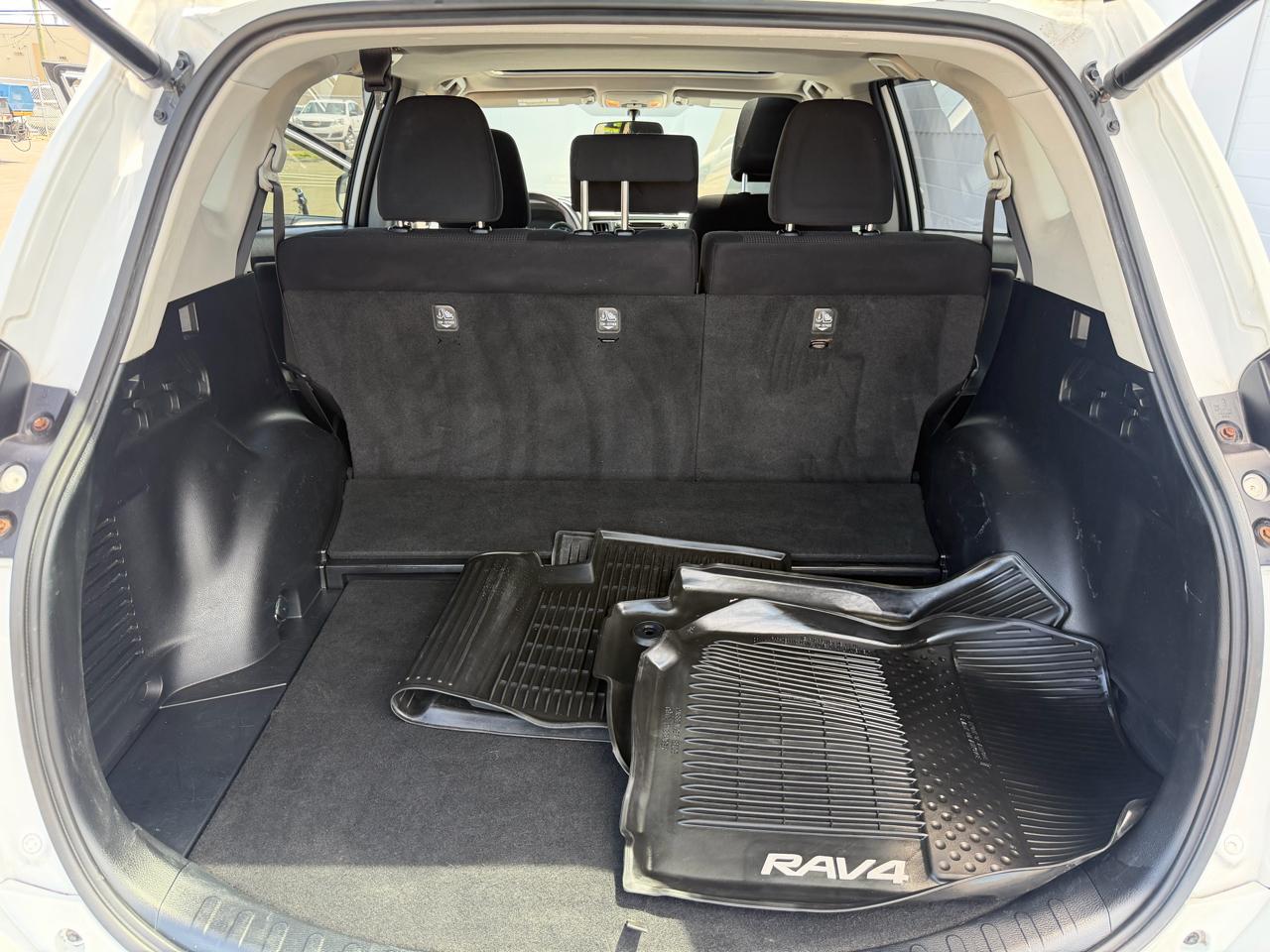 Toyota RAV4 Hybrid XLE 2016