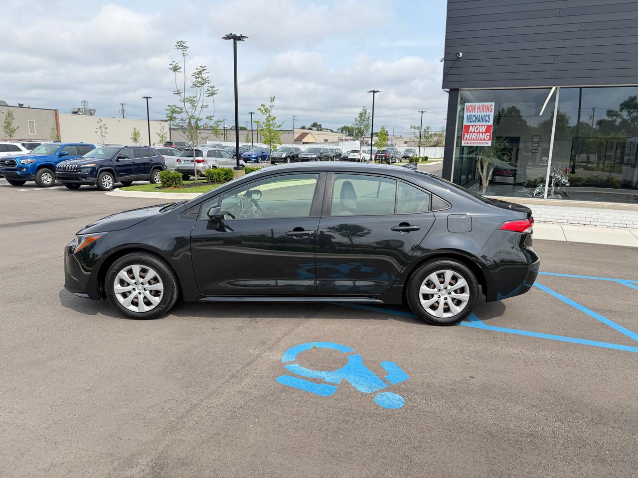 Toyota Corolla LE 2021