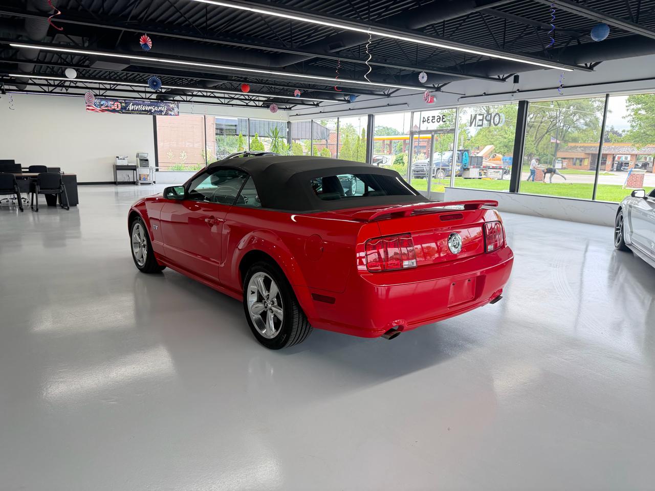 Ford Mustang  2006