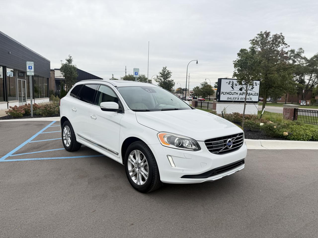 Volvo XC60 photo 3