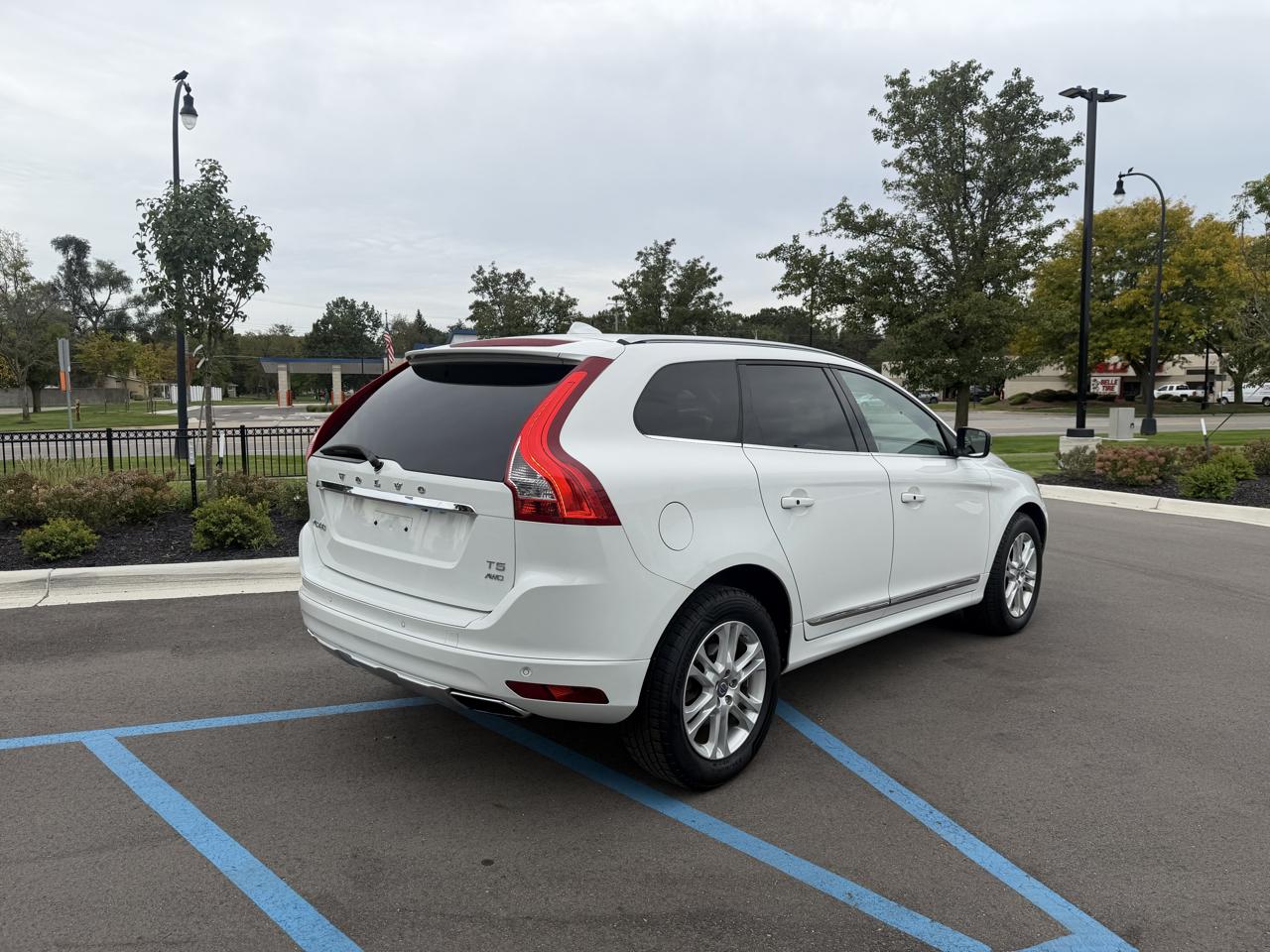 Volvo XC60 photo 5