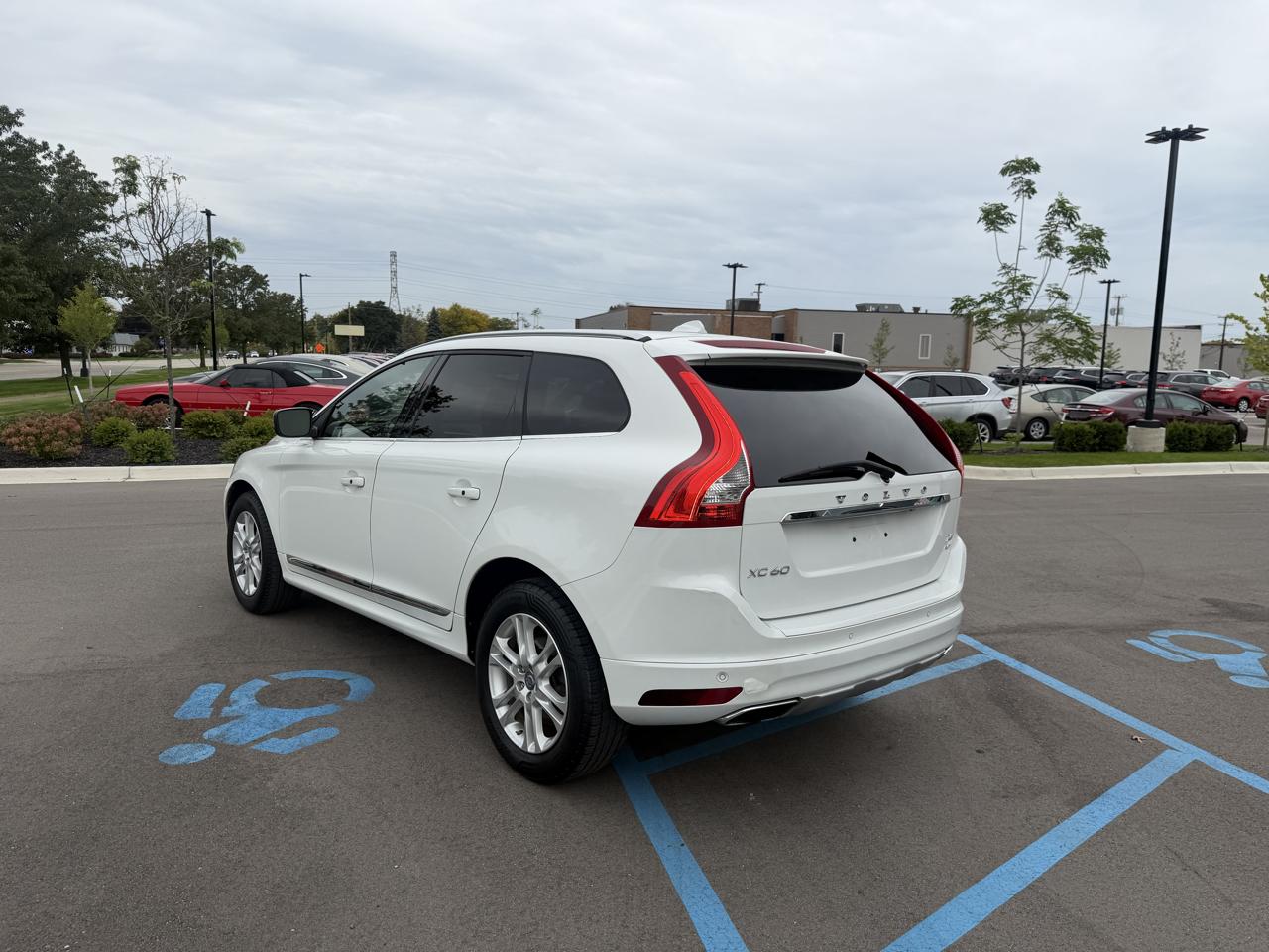 Volvo XC60 photo 7