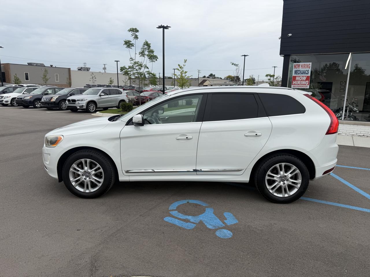 Volvo XC60 photo 8