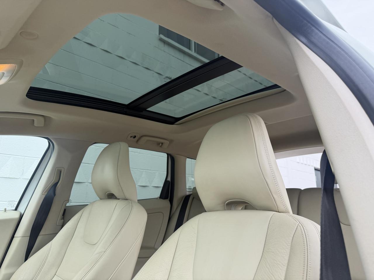 Volvo XC60 photo 15
