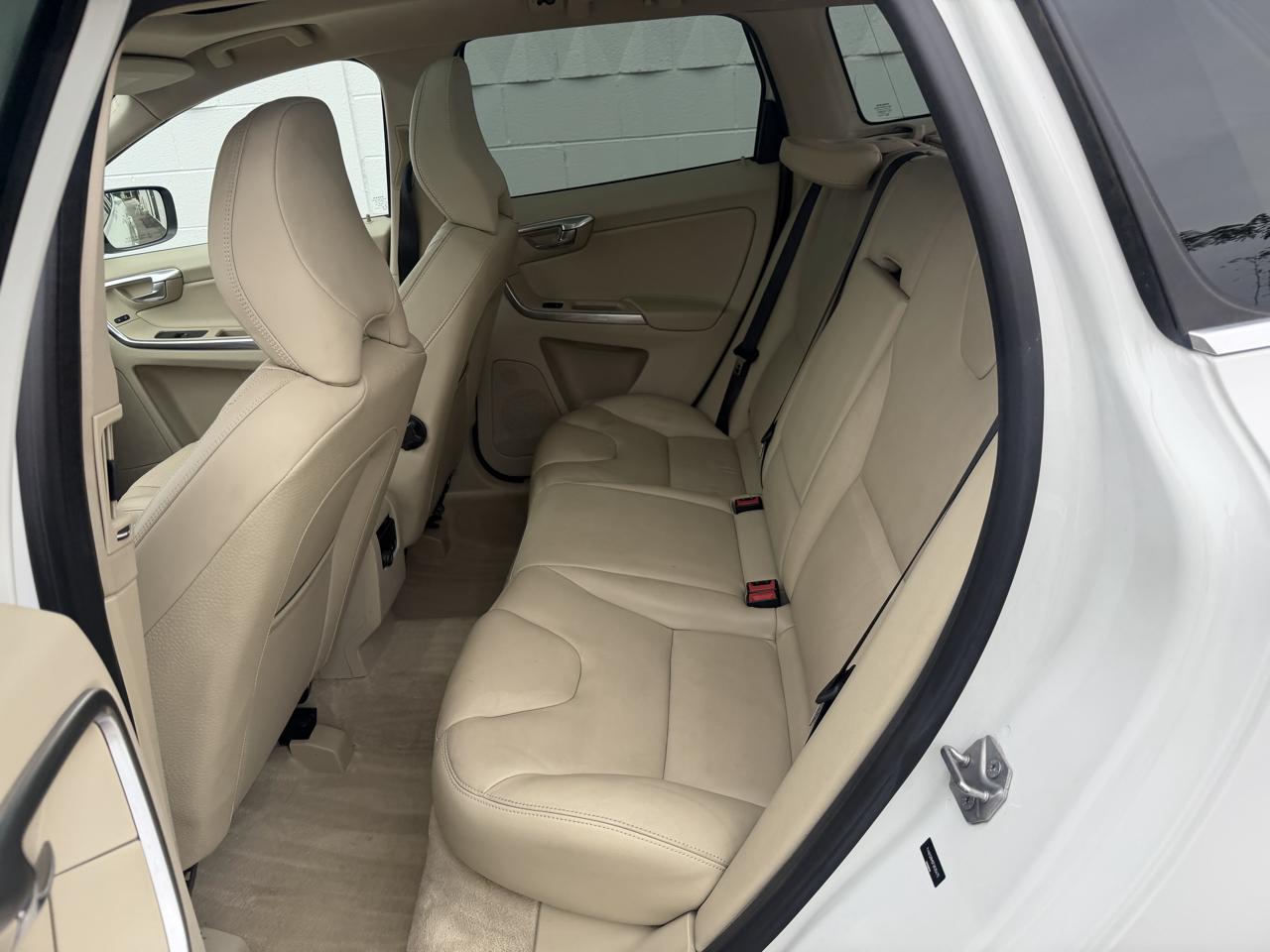 Volvo XC60 photo 16