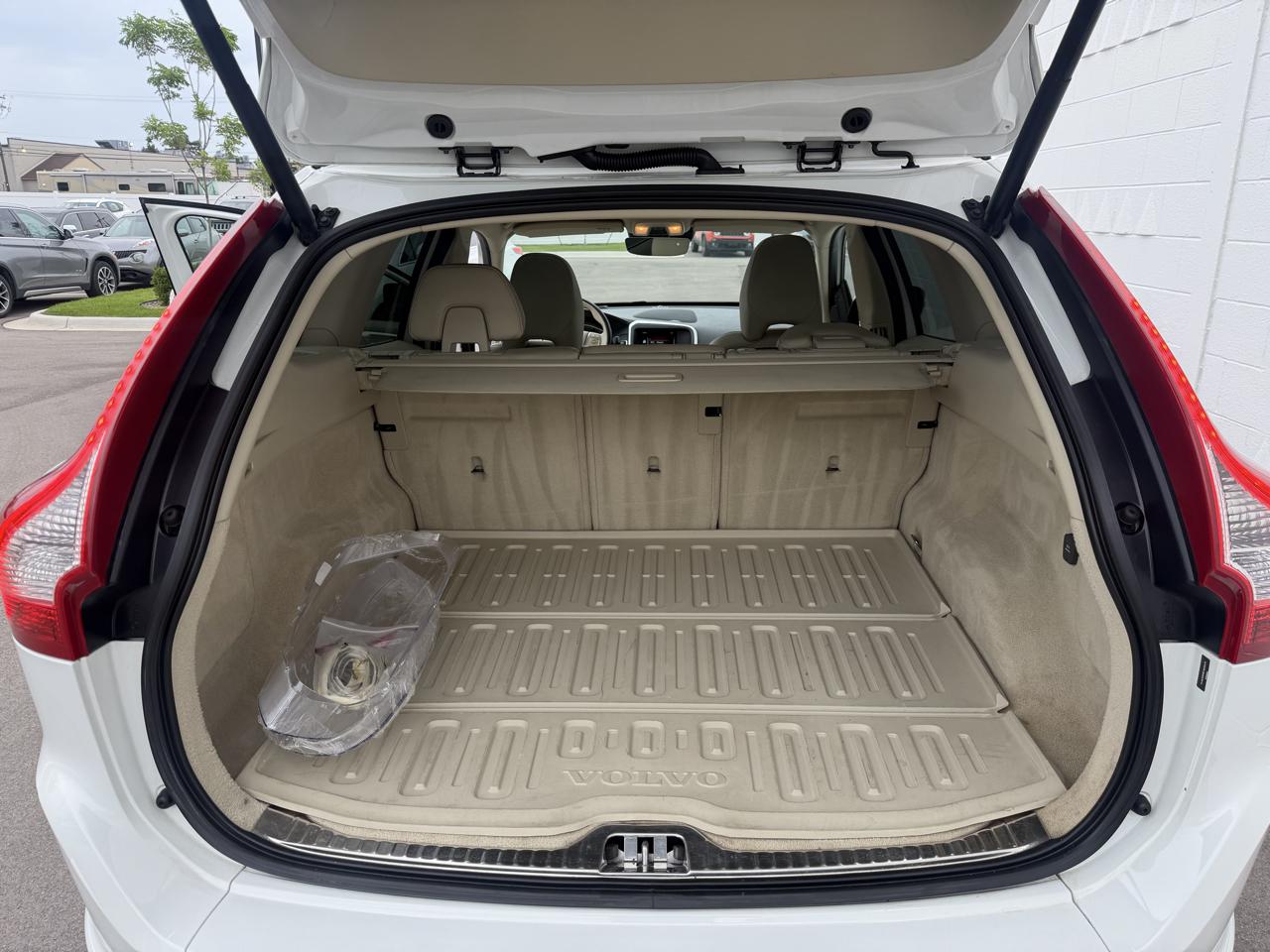 Volvo XC60 photo 18