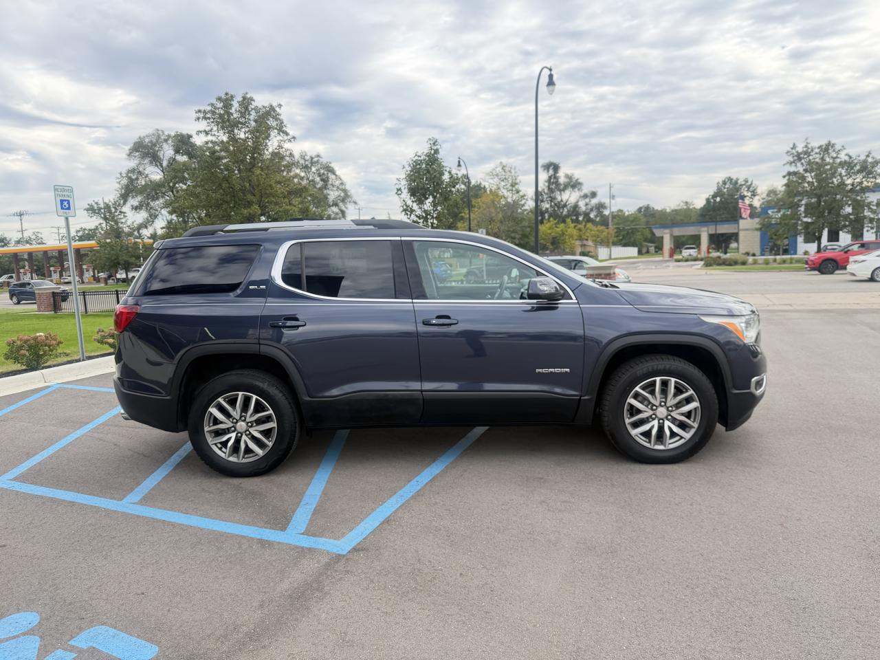 GMC Acadia photo 4