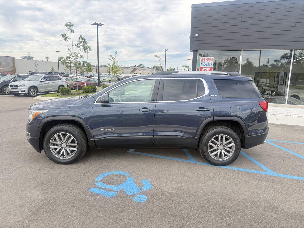 GMC Acadia photo 8