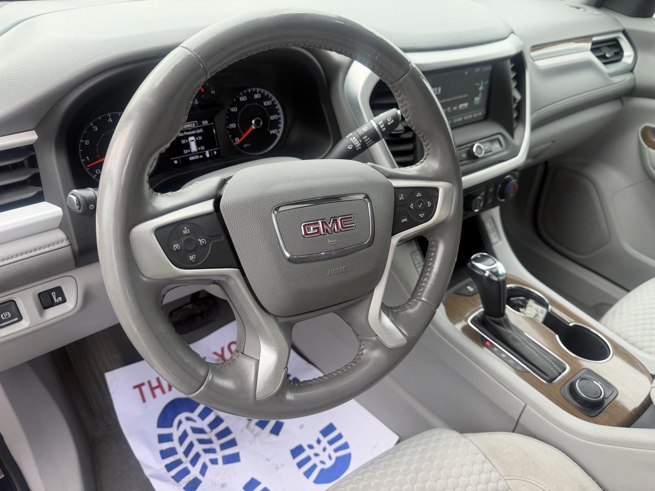 GMC Acadia photo 9