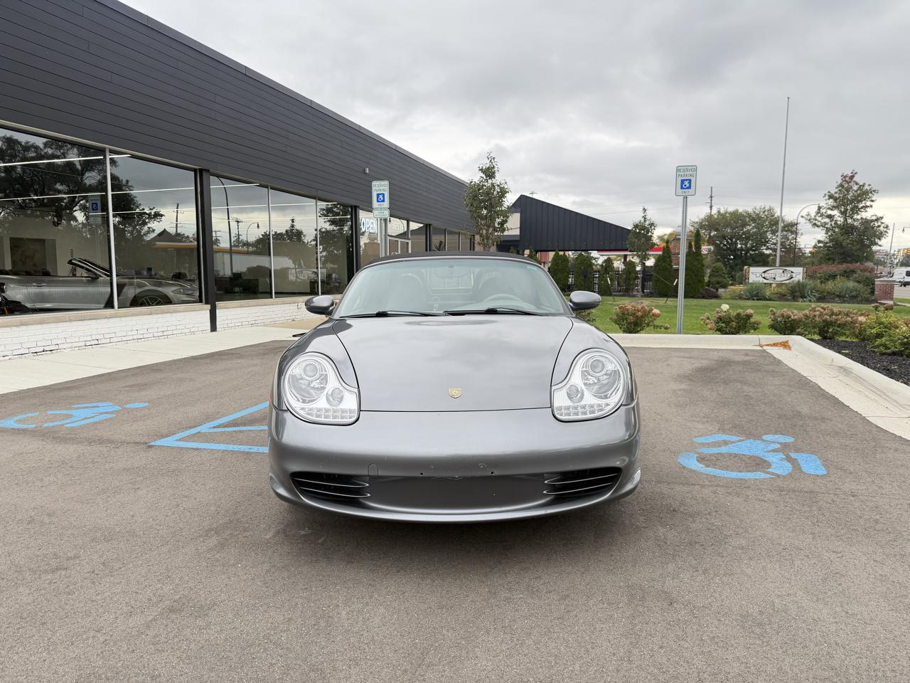 Porsche Boxster photo 2