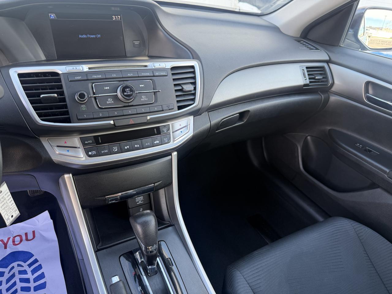 Honda Accord photo 12