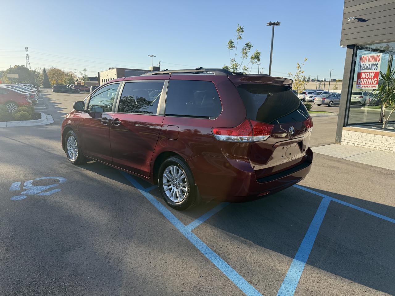 Toyota Sienna photo 7