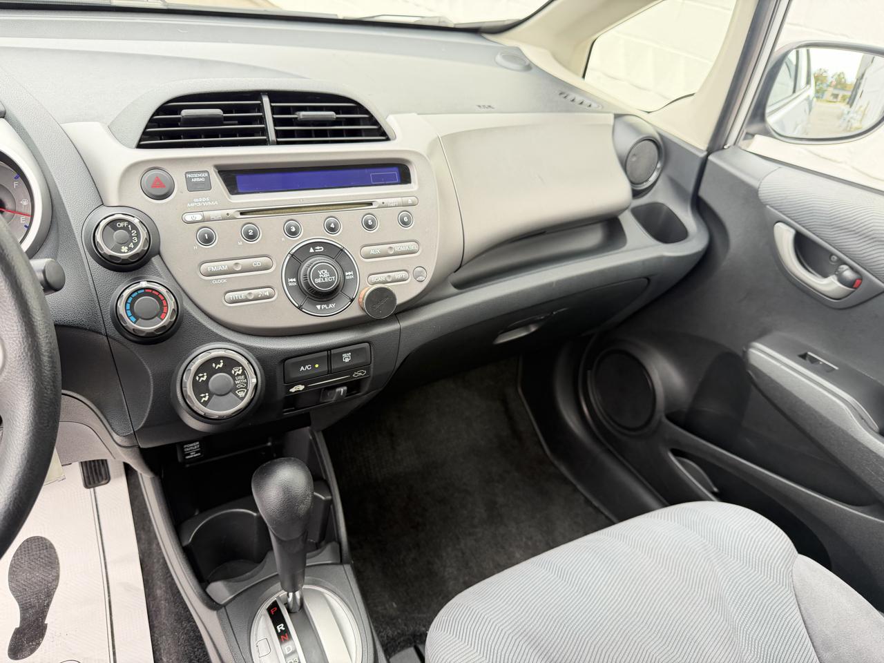 Honda Fit photo 12