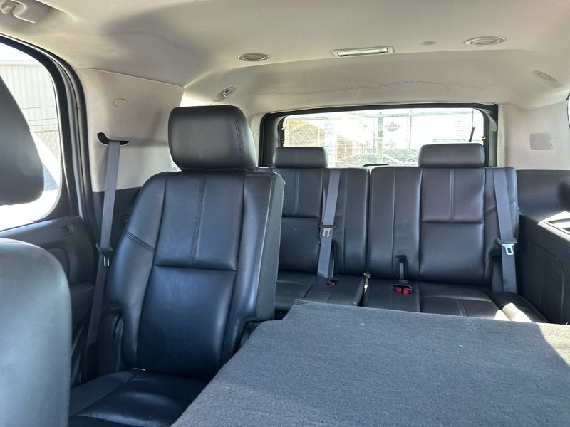 GMC Yukon 4WD 4dr 1500 SLT 2011 GMC Yukon 4WD 4dr 1500 SLT 2011