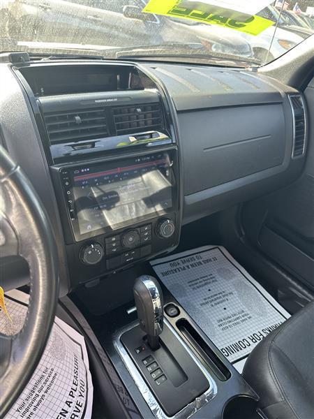 Ford Escape FWD 4dr XLT 2010