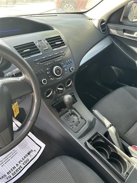 Mazda MAZDA3 4dr Sdn Man i SV 2013