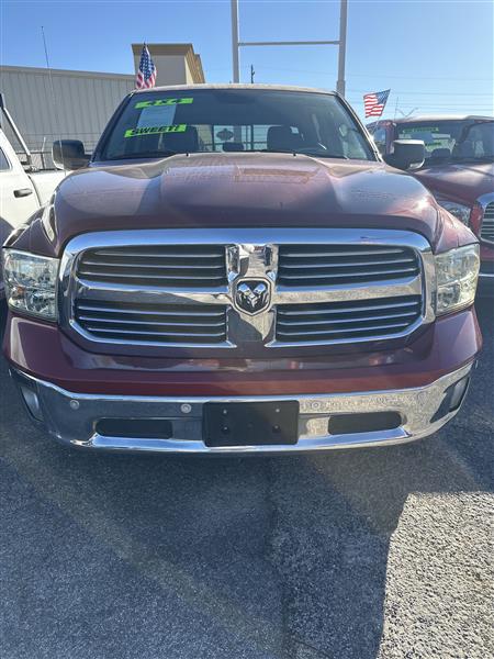 RAM 1500 4WD Crew Cab 140.5" Lone Star 2014