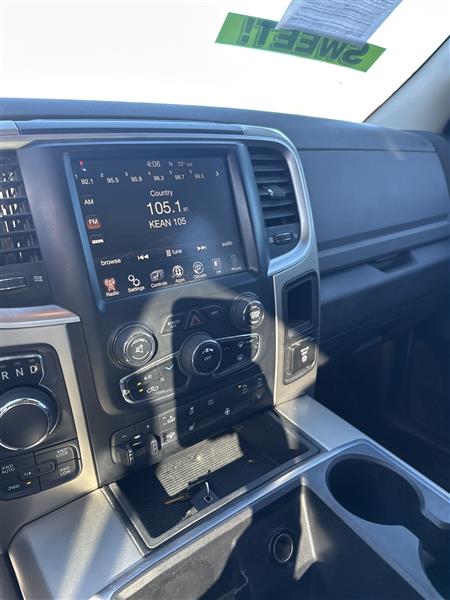 RAM 1500 4WD Crew Cab 140.5" Lone Star 2014