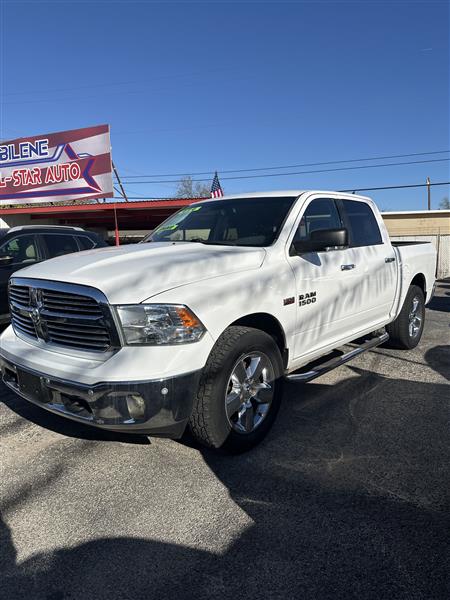 RAM 1500 4WD Crew Cab 140.5" Lone Star 2016