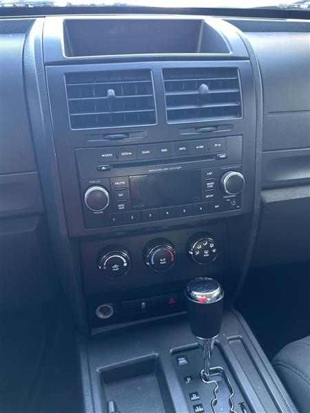 Dodge Nitro 2WD 4dr Heat 2011