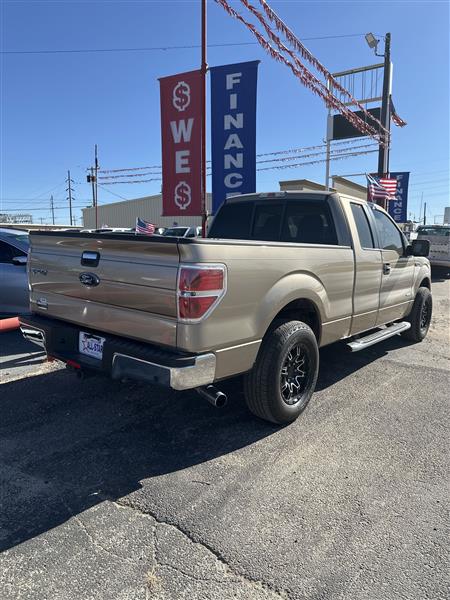 Ford F-150 2WD SuperCab 163" XLT w/HD Payload Pkg 2011