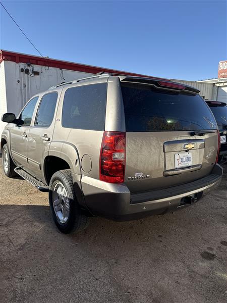 Chevrolet Tahoe 4WD 4dr 1500 LT 2011