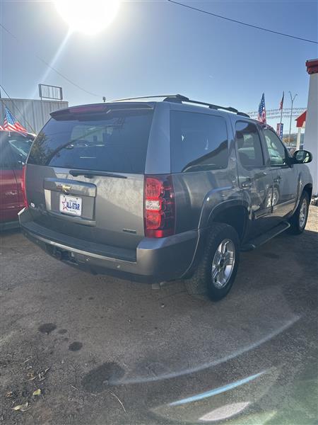 Chevrolet Tahoe 4WD 4dr 1500 LT 2011