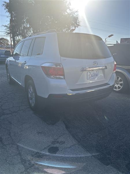 Toyota Highlander FWD 4dr V6 Base (Natl) 2011