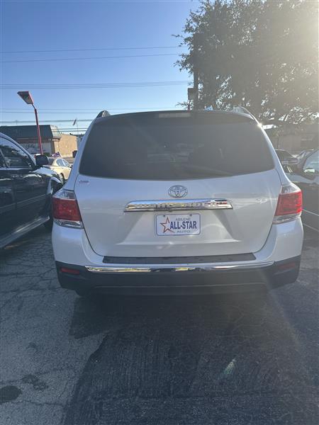 Toyota Highlander FWD 4dr V6 Base (Natl) 2011