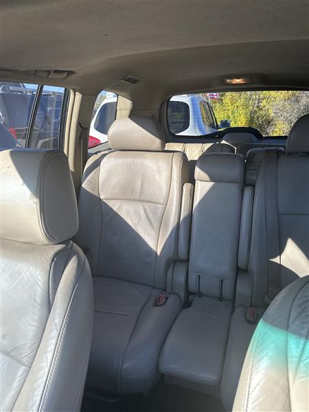 Toyota Highlander FWD 4dr V6 Base (Natl) 2011