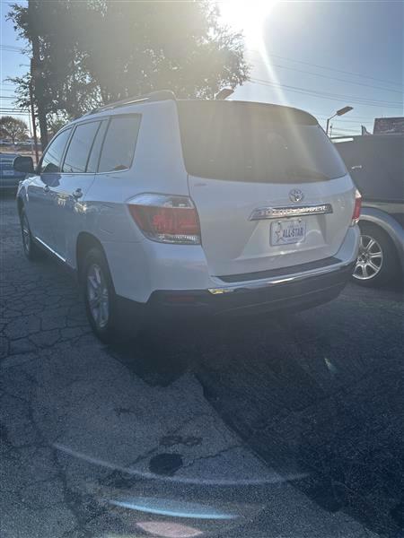 Toyota Highlander FWD 4dr V6 Base (Natl) 2011