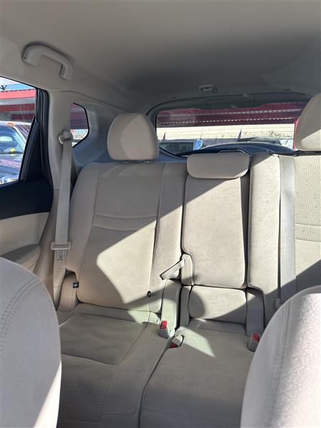 Nissan Rogue FWD 4dr SV 2015